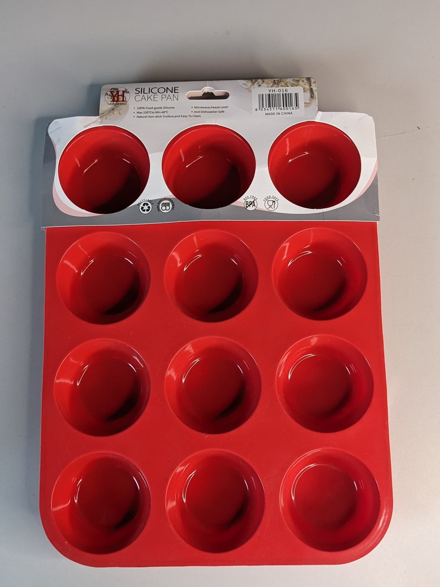 Red silicon cake pan