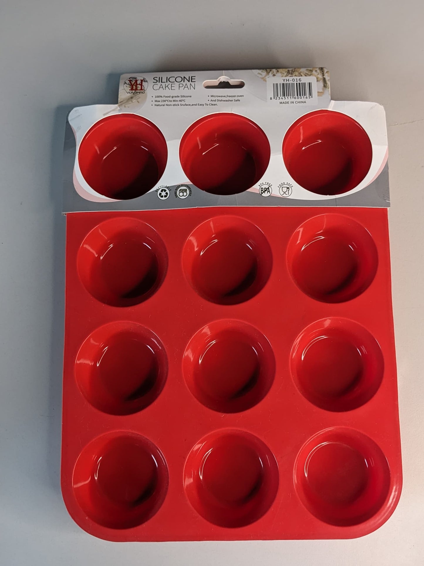Red silicon cake pan