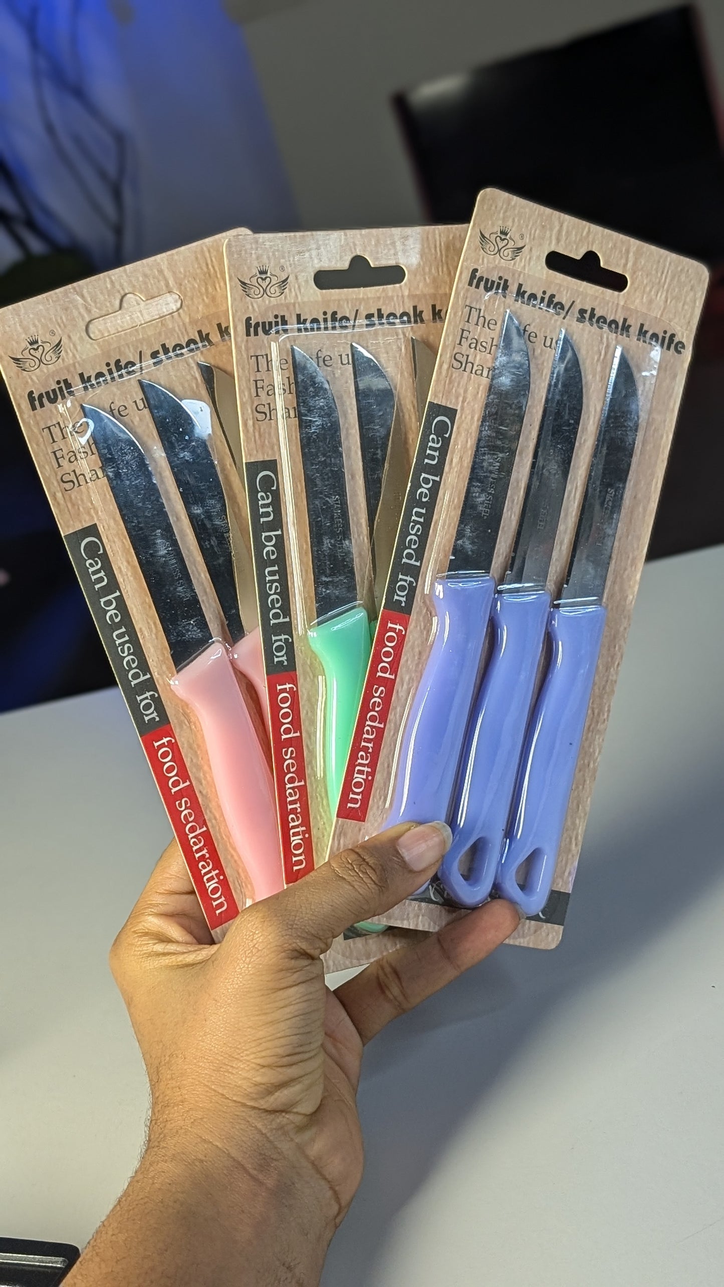 2pc Fruit / Steak Knife (picture is 3 per pack but actual knife is 2pcs in pack )