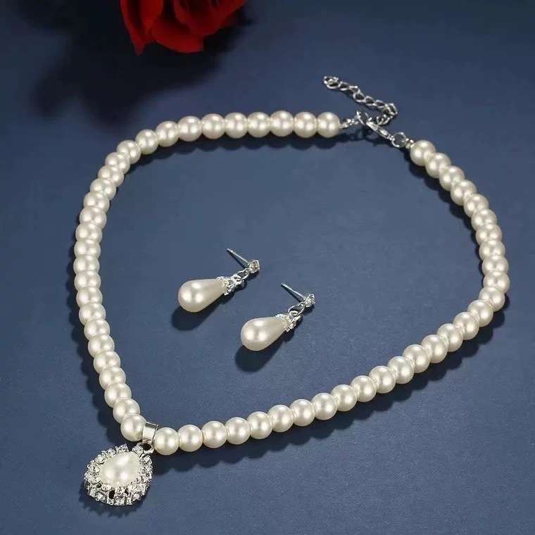 Tear drop pearl necklace and earrings set