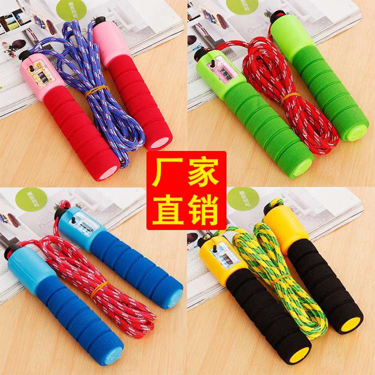 Skipping rope with padded hand and counter