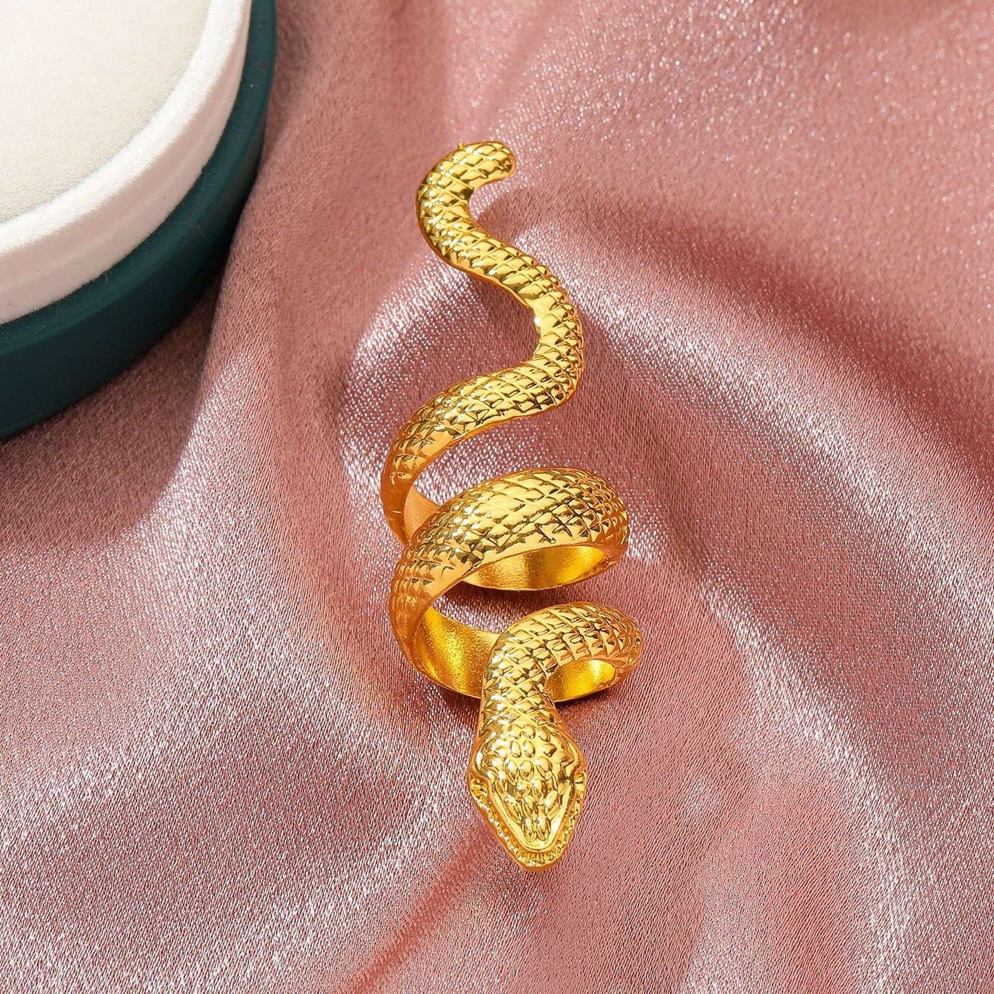 D023 Exaggerated Snake Ring