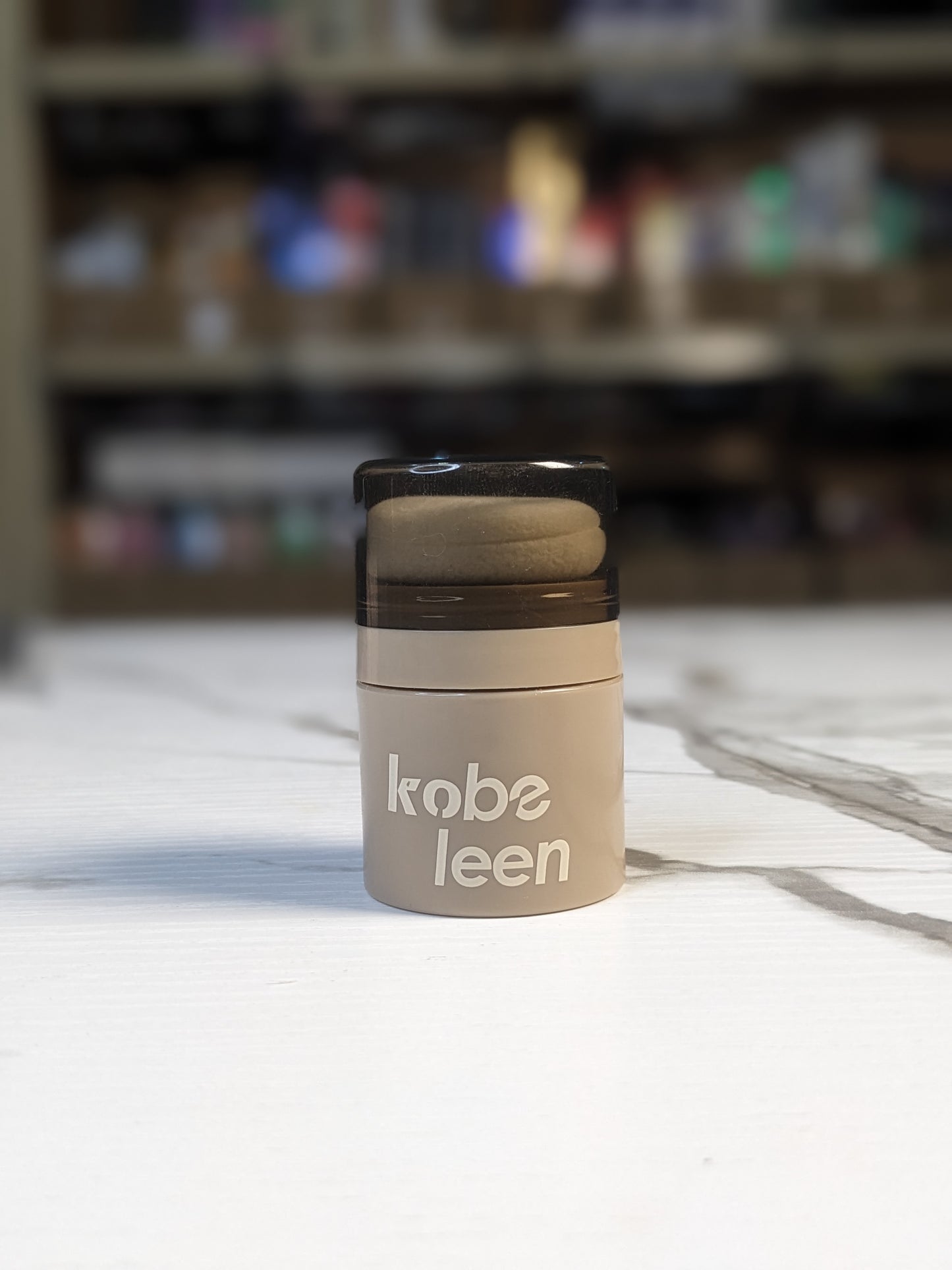 kobeleen Scanty wig lace Fixer