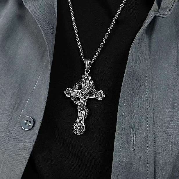 Grim Pendant & necklace