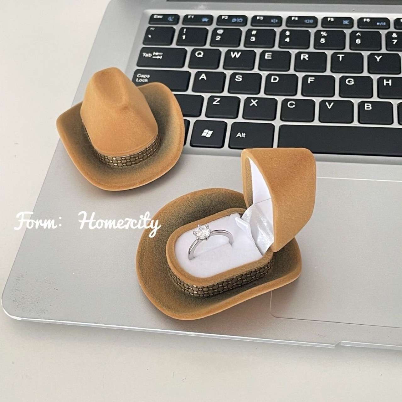 Home7city Woody Hat Ring Box Creative Jewelry Box Valentine's Day Gift Surprise Proposal Gift BOx