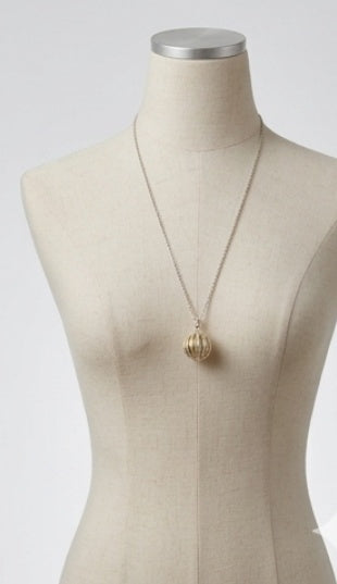 UC2 Azure Love Knot Necklace Non Tarnish Exquisite titanium and steel necklace