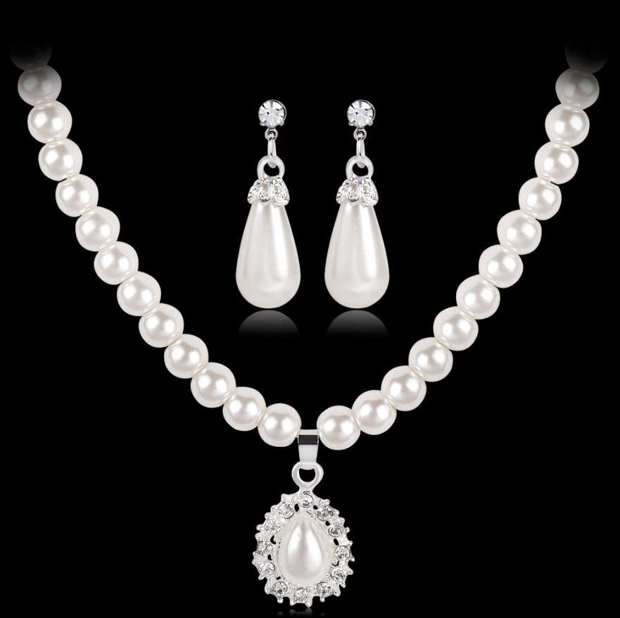 Tear drop pearl necklace and earrings set