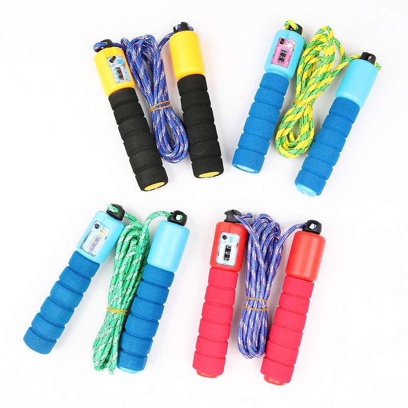 Skipping rope with padded hand and counter