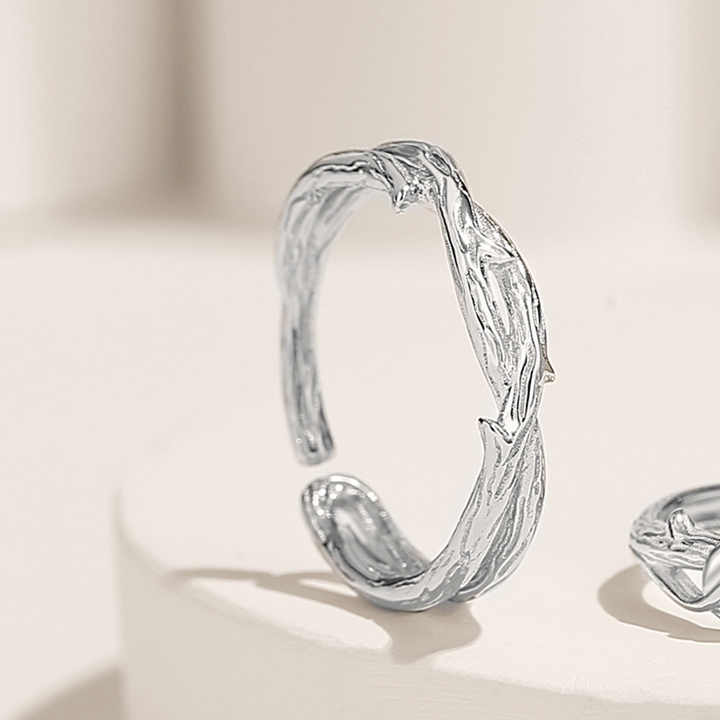 The thorn corn of Jesus Ring