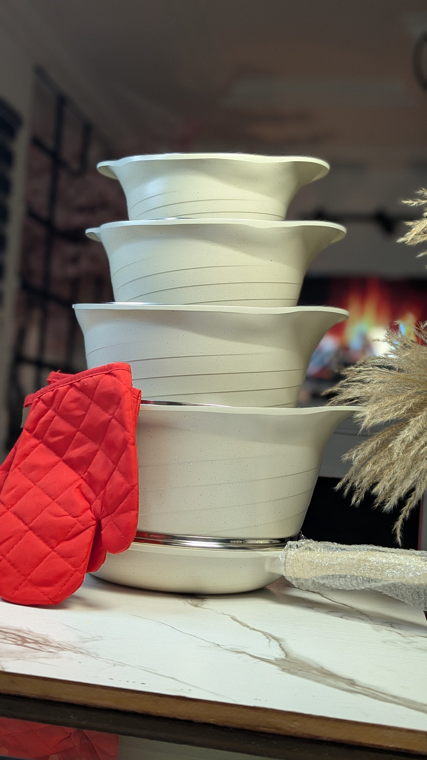 Indian Casserole Granite pot set with free gifts ((No color selection) 20cm,24cm,28cm,32cm,28cm