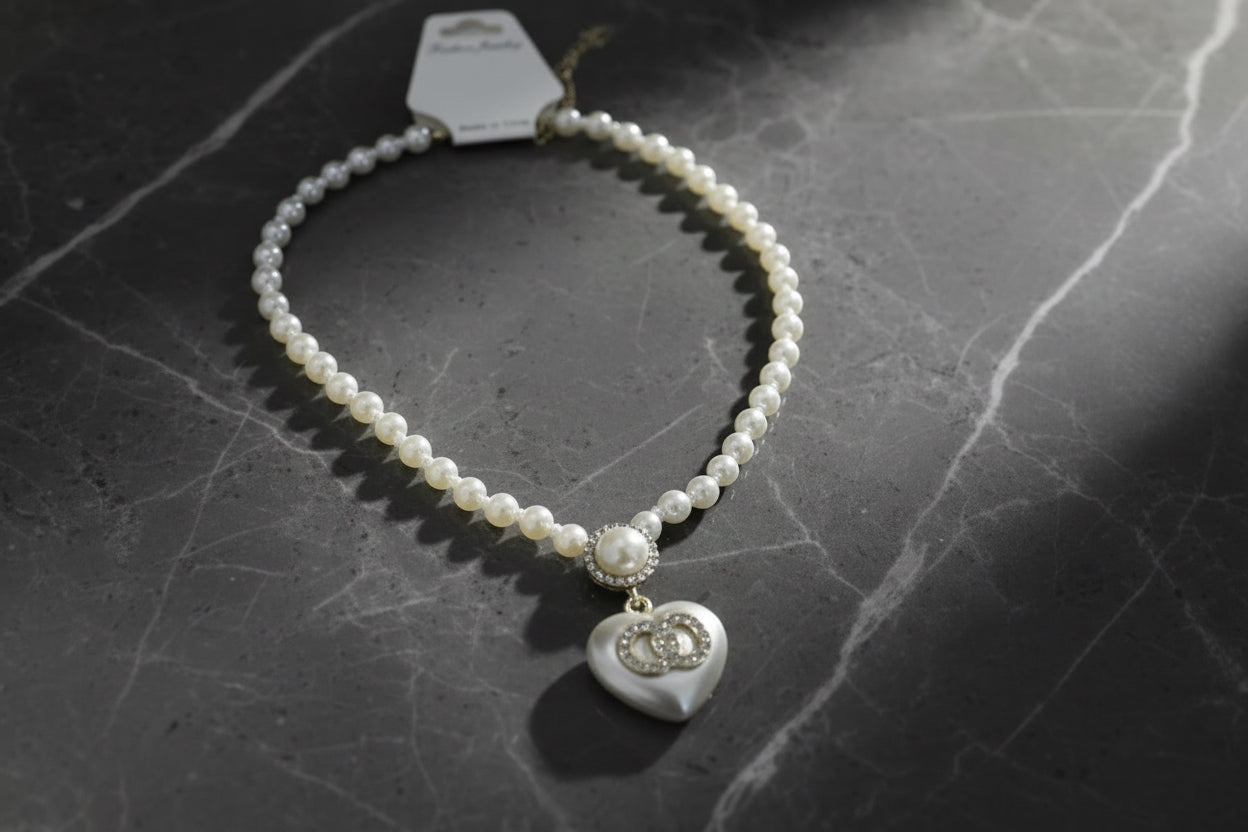 Channel pearl necklace