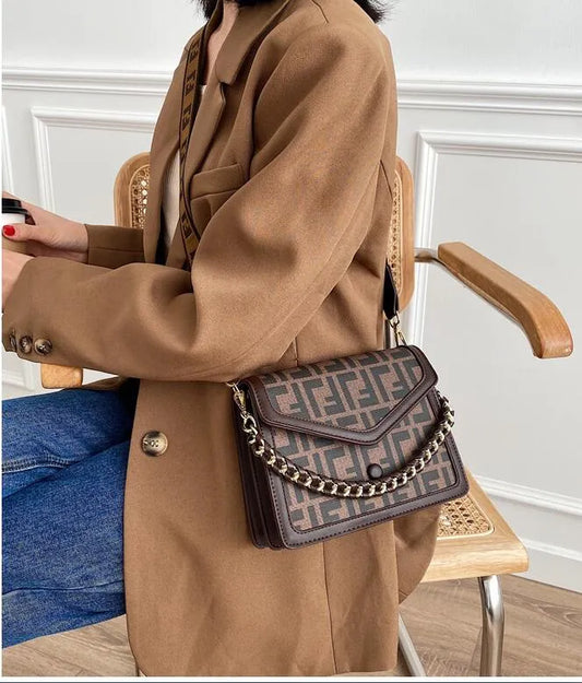 Brown Fendị́ Bag  Textured Clutch Bag For Women