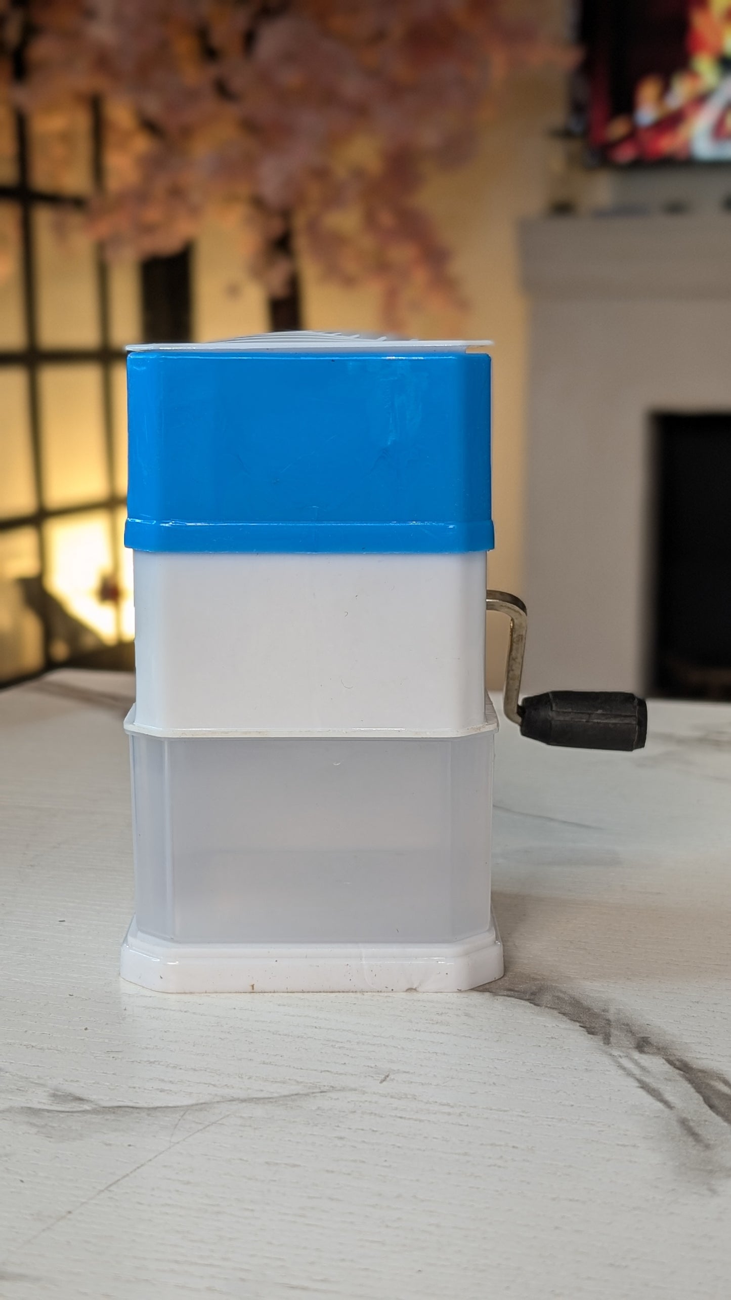Grater with lid