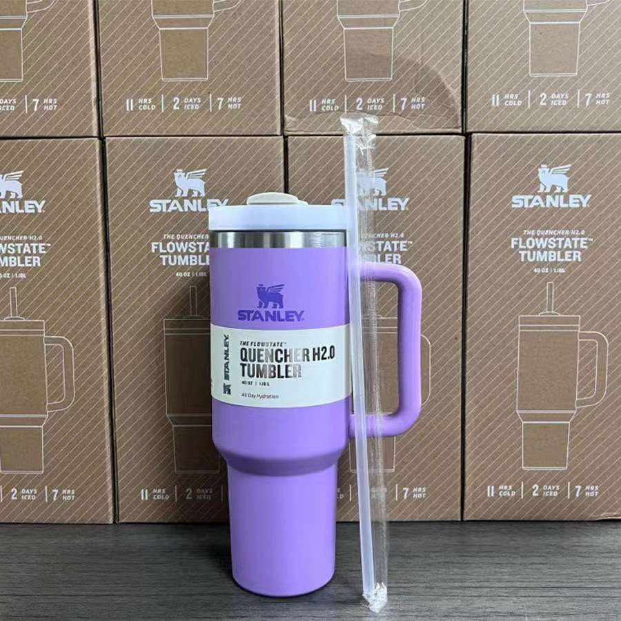Light purple Original Stanley Quencher H2.0 Flowstate thumblr Cup -