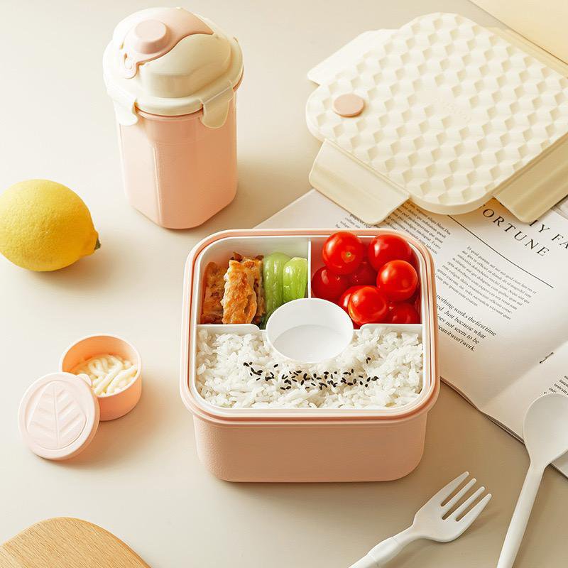 Kito Bento double-layered 4 compartment lunch box with spoon and sauce cup (no color selection)