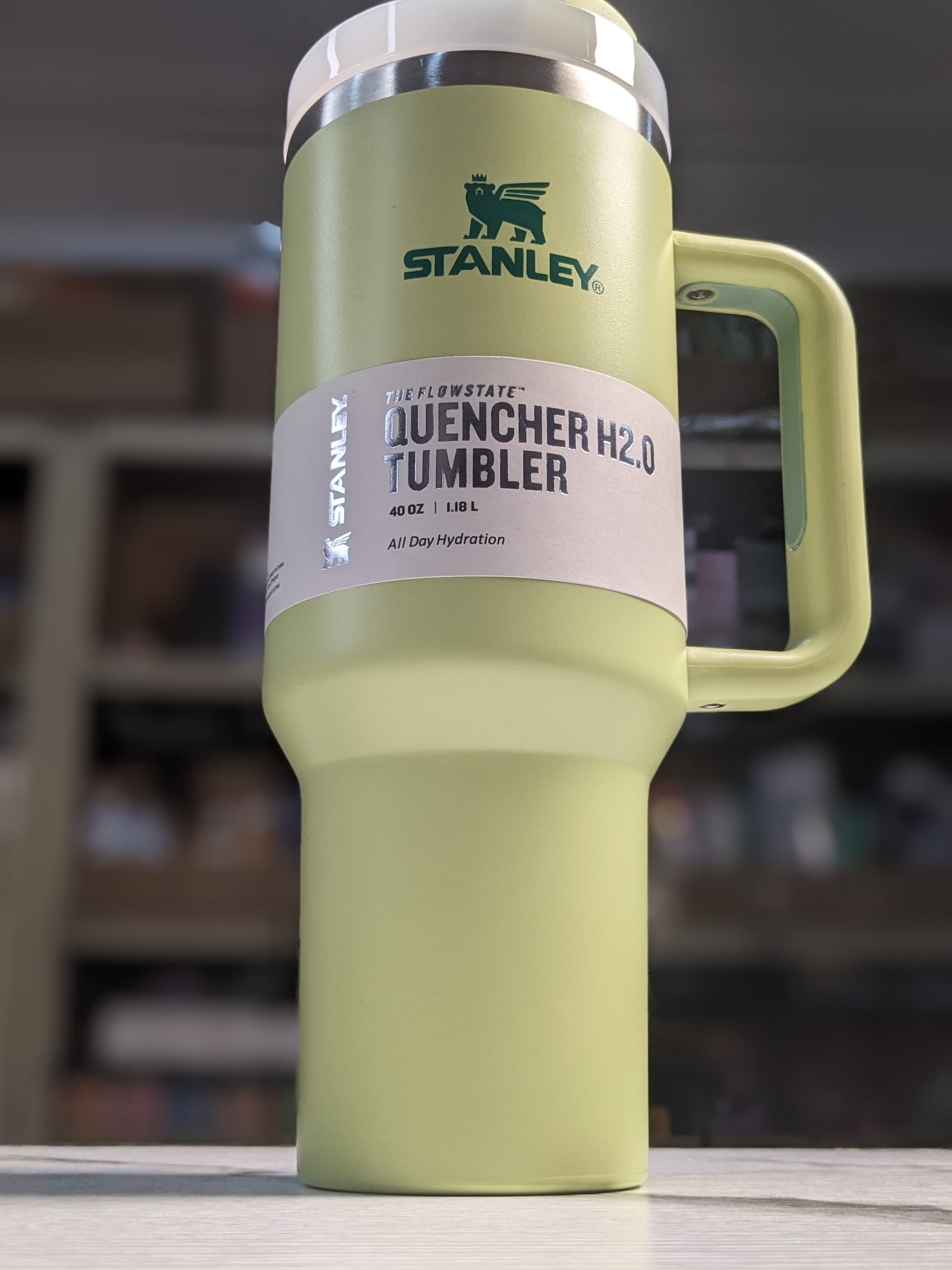 Light green; Original Stanley Quencher H2.0 Flowstate thumblr Cup -