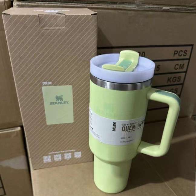 Light green; Original Stanley Quencher H2.0 Flowstate thumblr Cup -