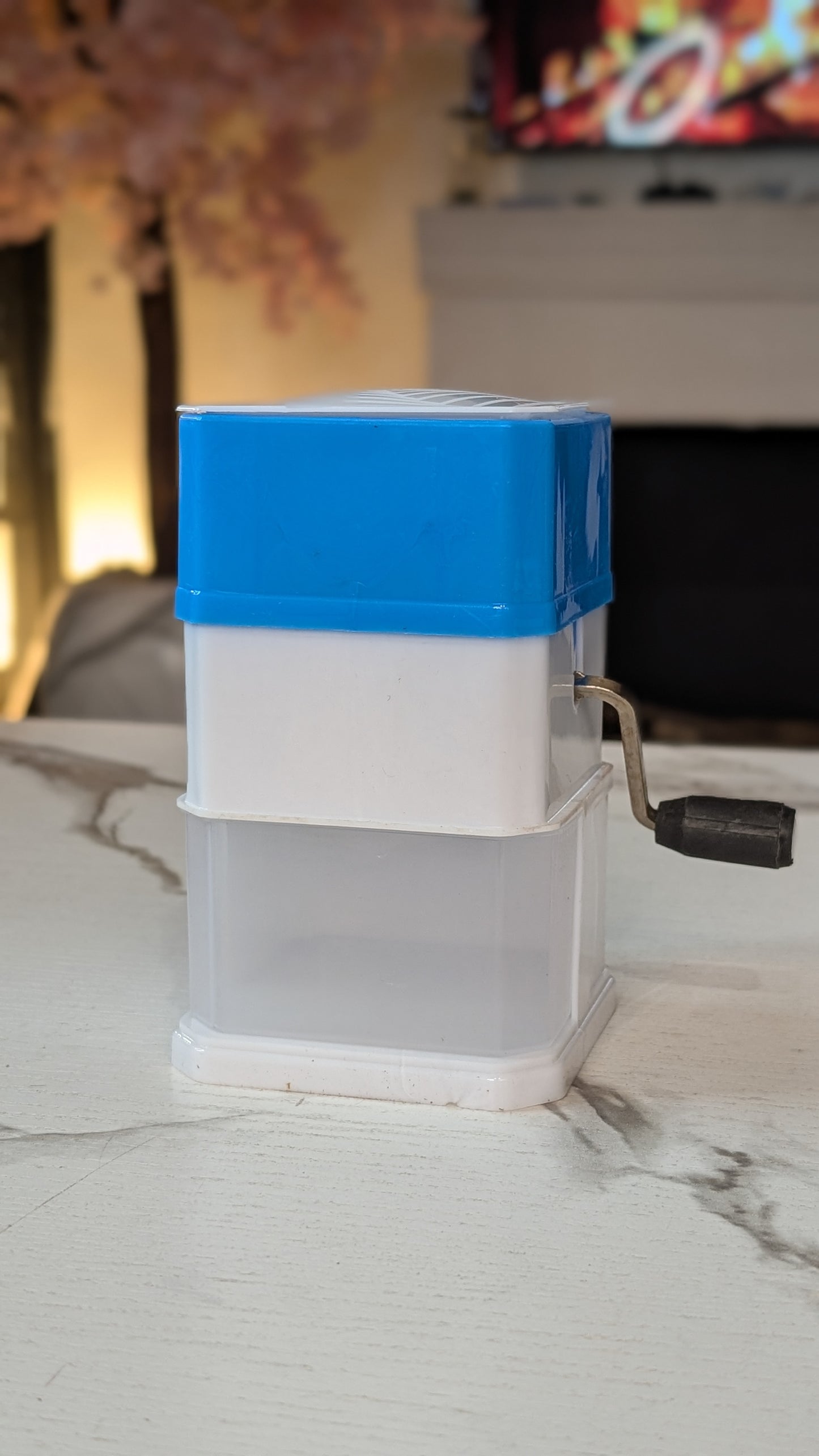Grater with lid