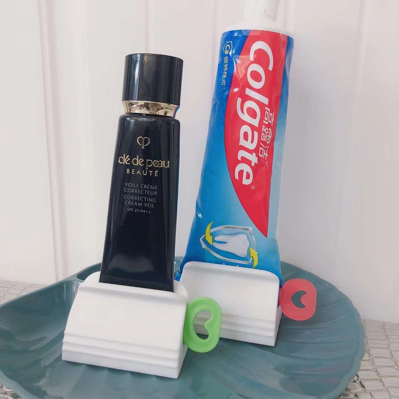Tooth paste Squeezer