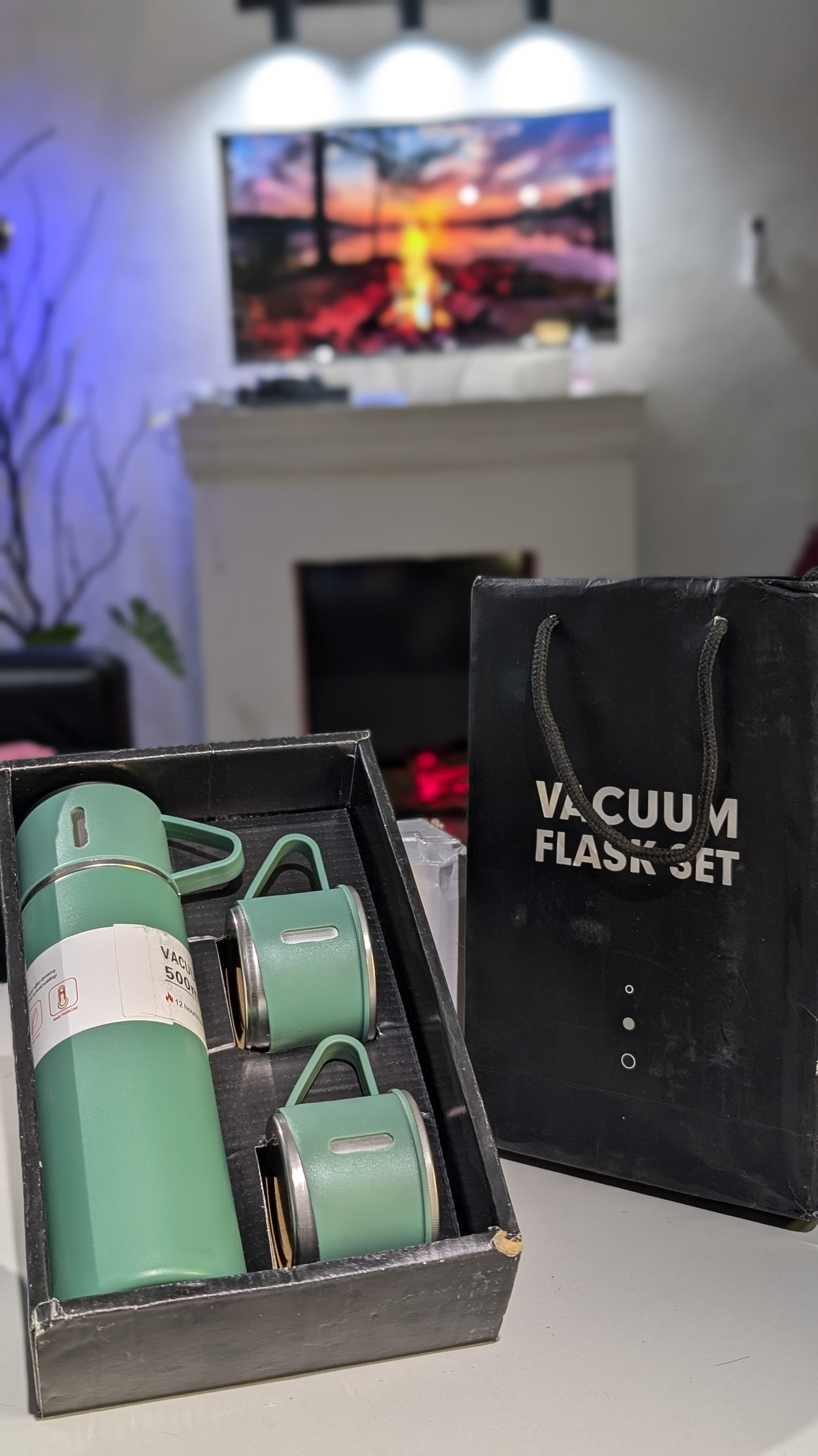3in1 VACUUM FLASK SET (Comes with a fancy carrier bag as seen in the picture)