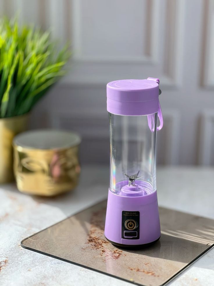 Portable mini juicer blender