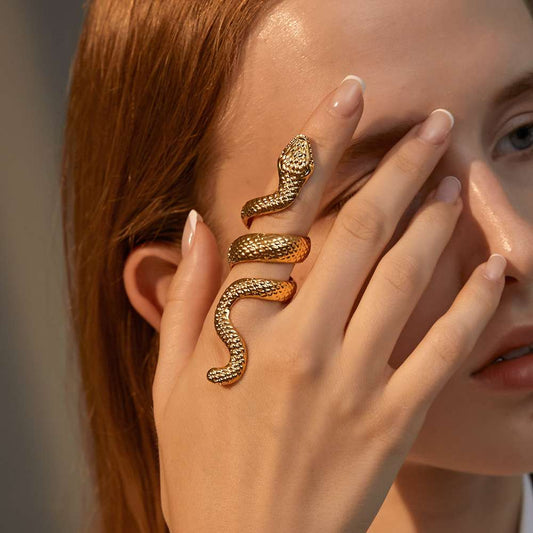 D023 Exaggerated Snake Ring