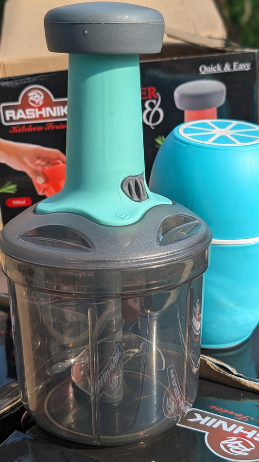 Food chopper with free juicer